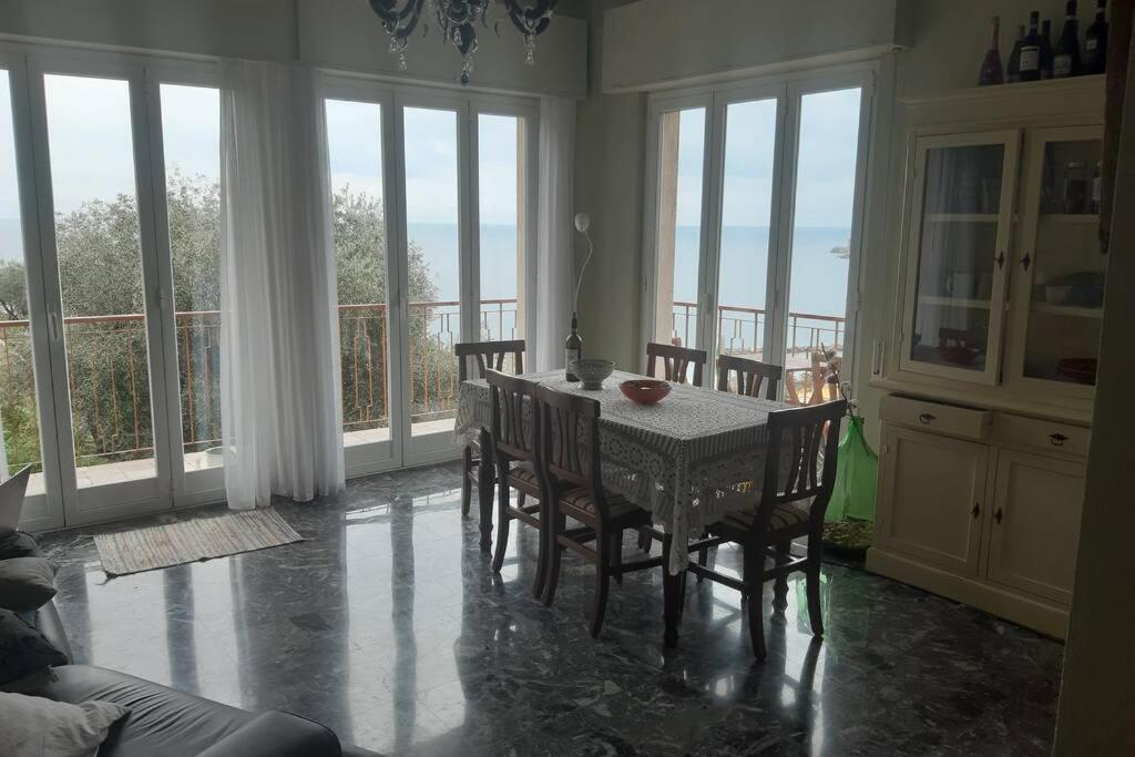 Apartment Mit Traumhafter Aussicht Moneglia